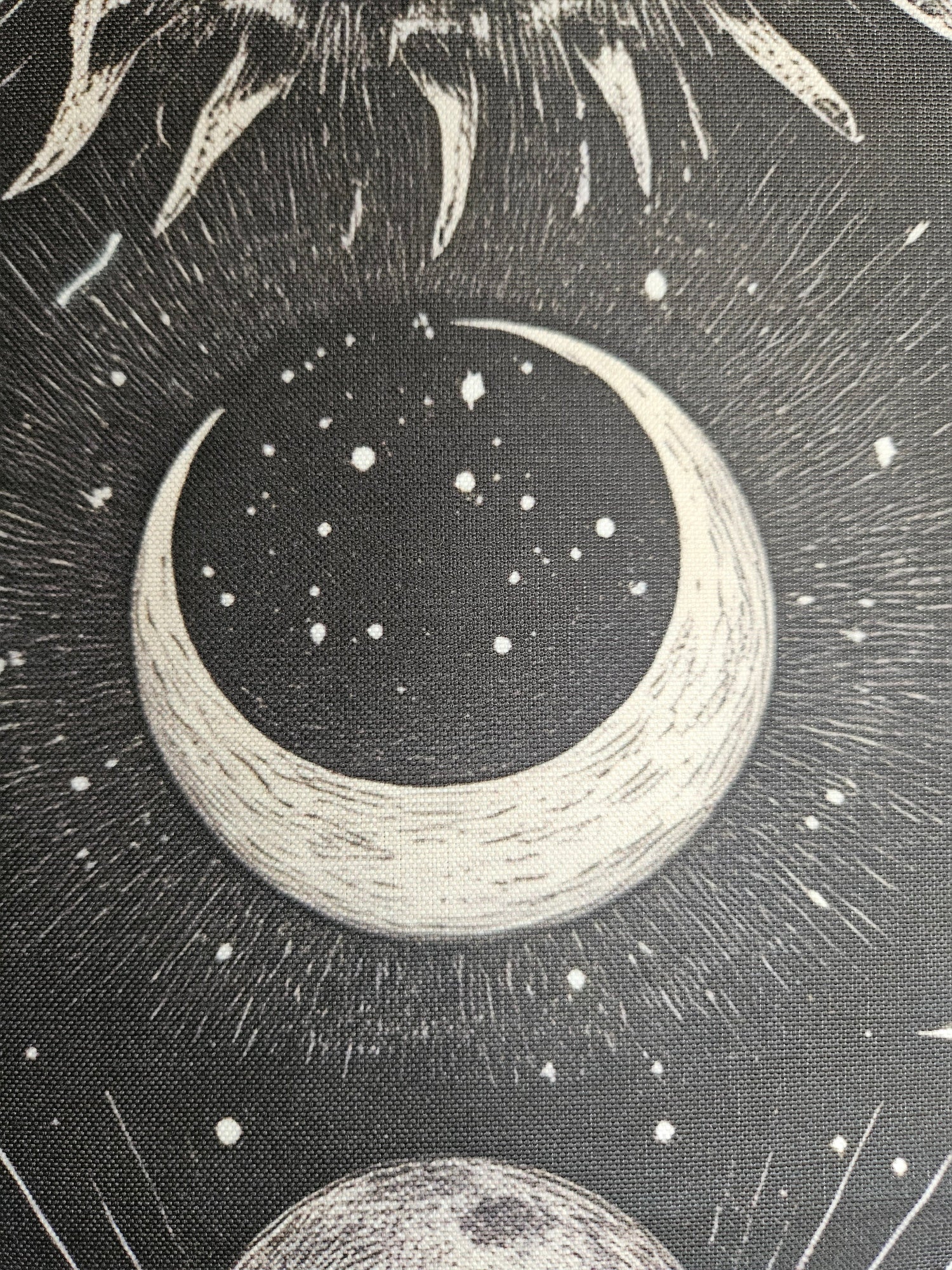 How to Set Creative Intentions with the Moon Phases